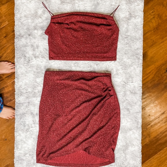 Red glittery skirt and crop top set - Picture 1 of 4